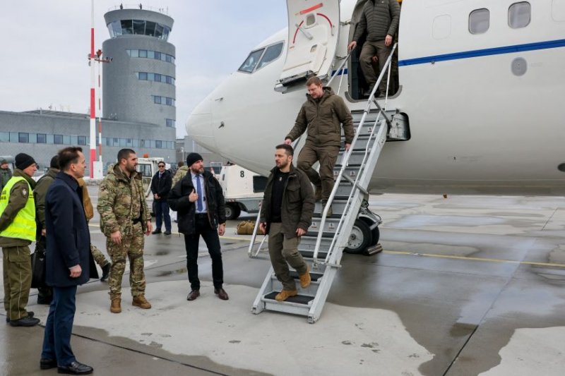 Why did Poland detain a man over posts about Zelenskyy?
