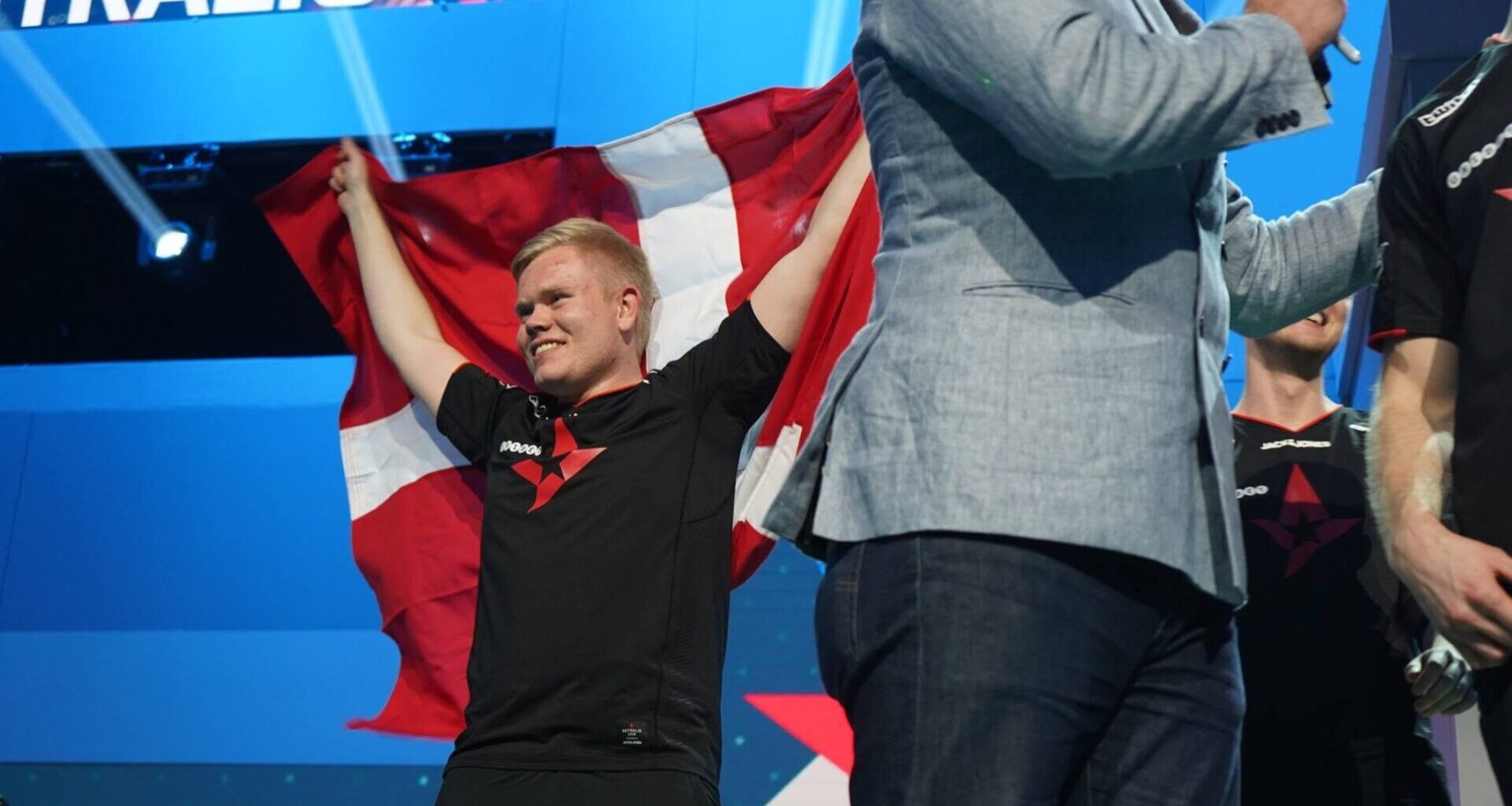 The community is discussing why CS is so popular in Denmark