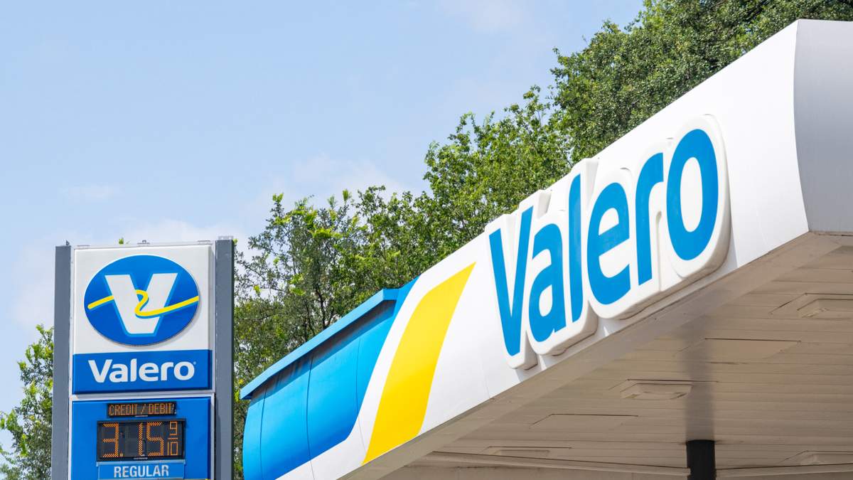 Saudi Arabia to Pump More Oil with Hope the Price of Gas Will Drop a Little | News Radio 1200 WOAI