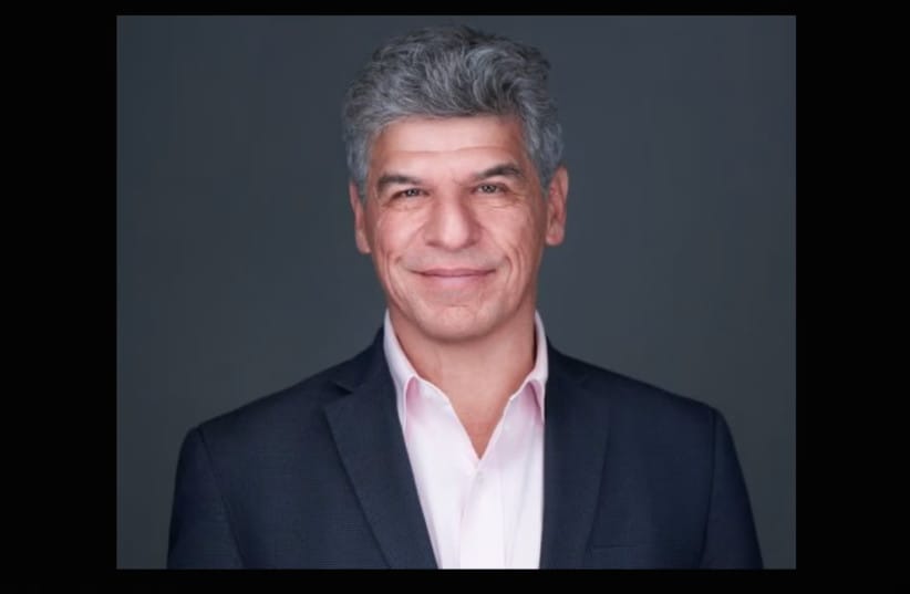 Jacob Howland, currently a distinguished visiting professor in the School of Civic Leadership at the University of Texas, is the author ''Plato and the Talmud'' and numerous articles about rabbinic Judaism and Greek philosophy.