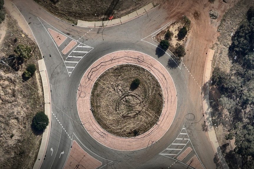 Lloyd St roundabout