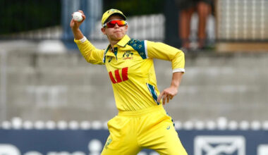 Rare lapse by Aussie ace hands Super Giants victory