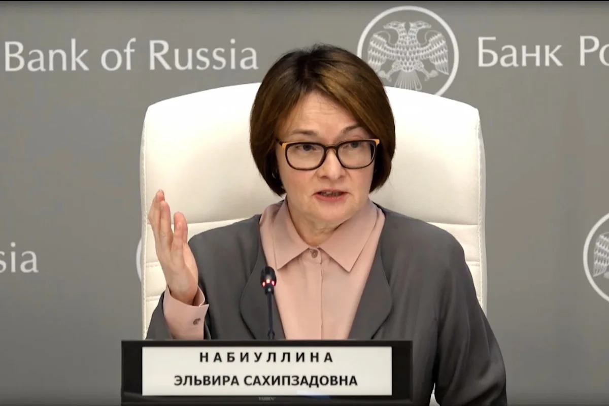 Russia's central bank gingerly cuts rates, caught between business complaints and inflation