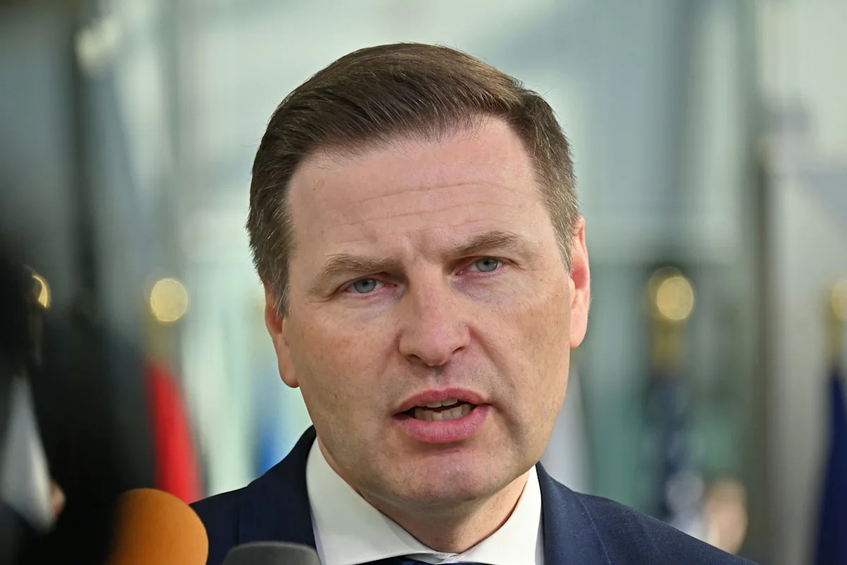 UK to deploy 400 more troops to Estonia to reinforce NATO defences