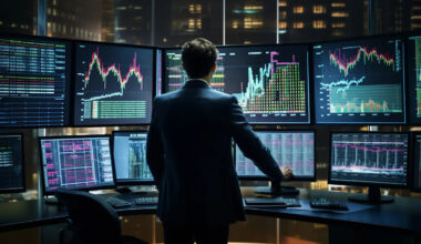 Wall Street Is Losing Confidence In PVH Corp (PVH), Is The Stock A Buy?
