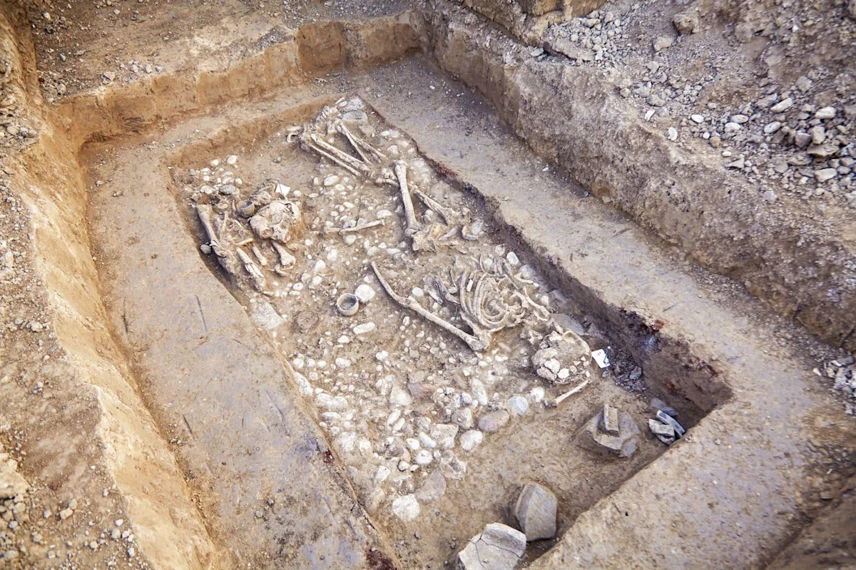 DNA rewrites medieval Sweden mystery: Children were often buried with unrelated adults