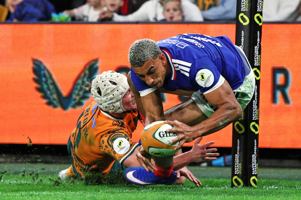 France storm back with 30 straight points to beat Australia 42-26