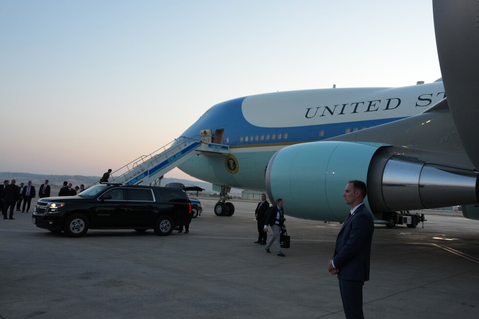 Trump flies partway home in an old Air Force One after Iran strikes