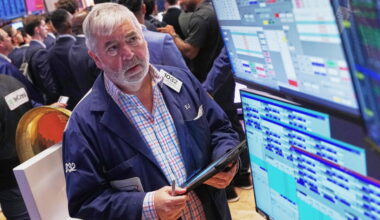 Wall Street steadies as AI stocks recover some of last week's sharp losses