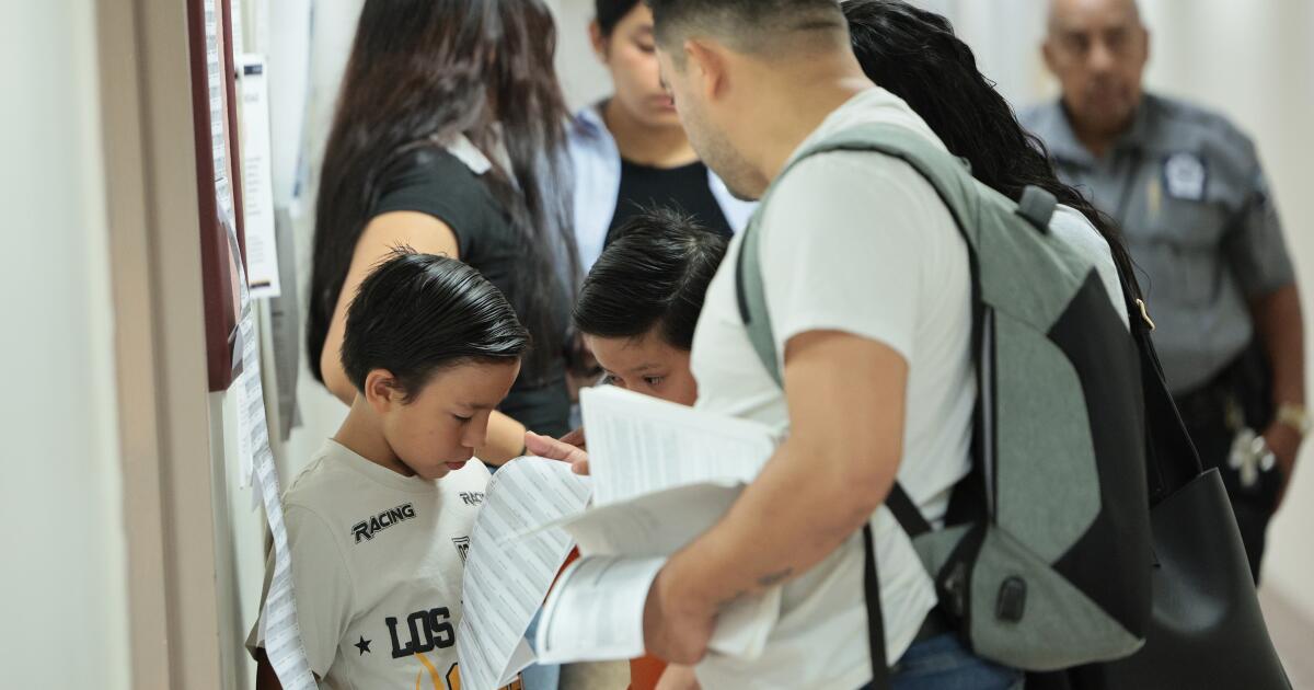 24,000 migrant children could lose legal representation as contract is set to expire