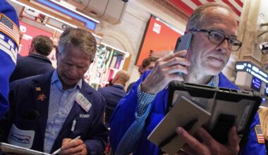 The sell-off for AI stars worsens, while oil prices keep jumping