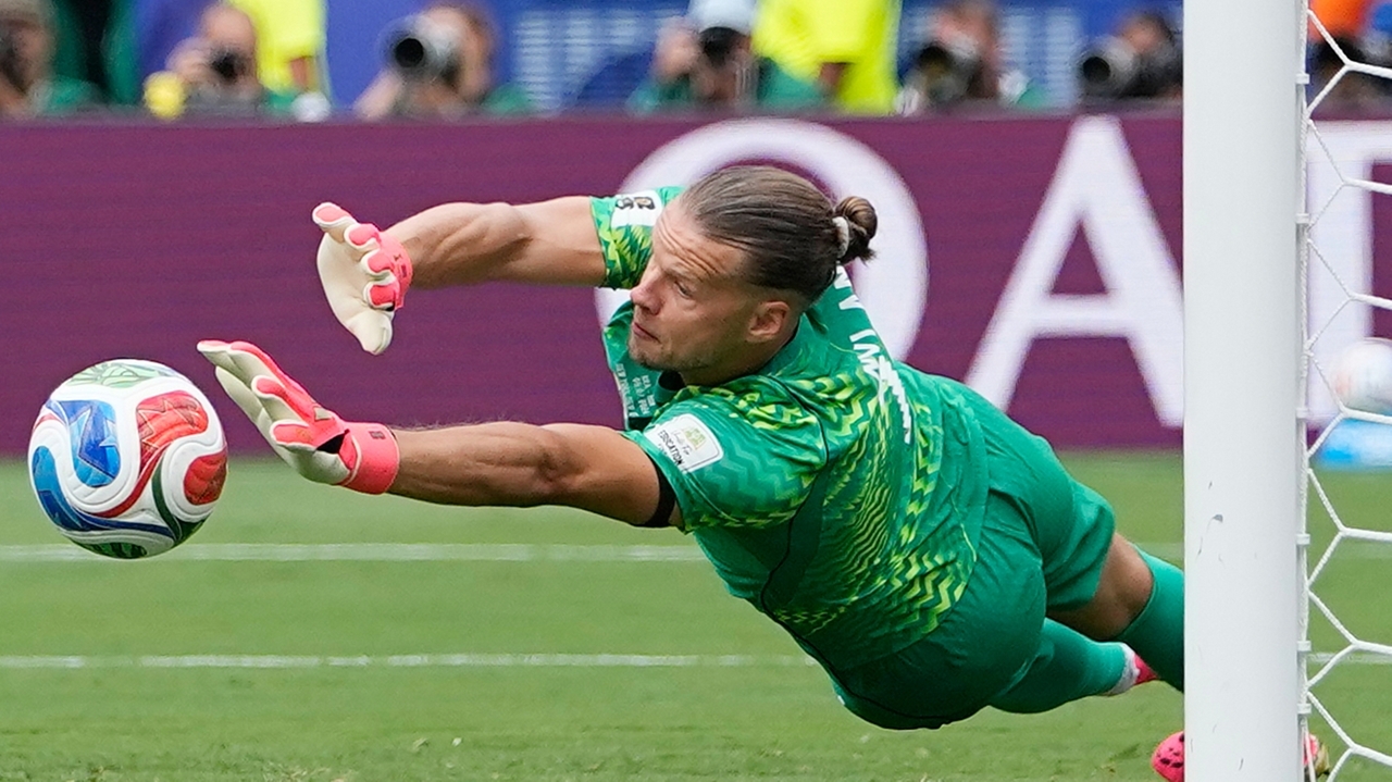 Leipzig brings Norway goalkeeper Ørjan Nyland back as Gulácsi replacement