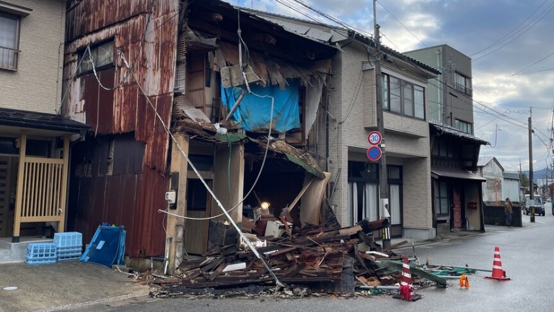 Japan earthquake death toll rises to 38 as thousands remain in shelters