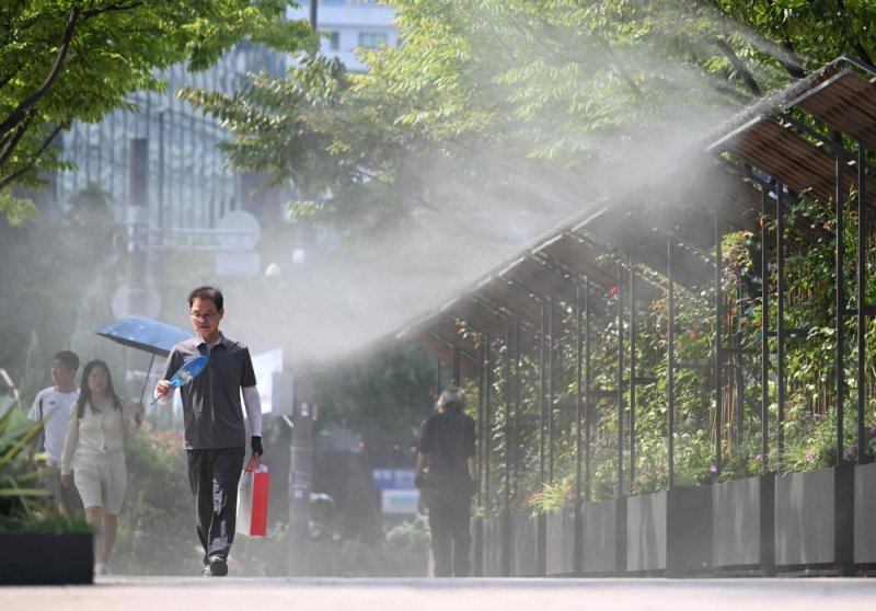 South Korea faces record heat as death toll rises to 16