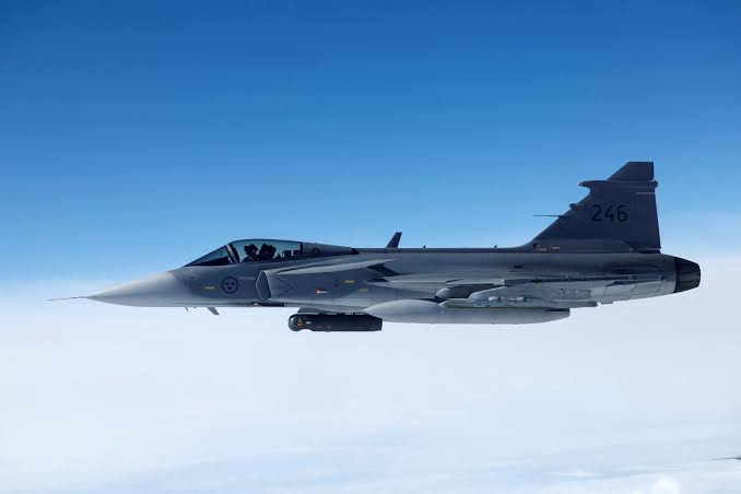 Sweden to send Gripen jets, warship to send Finland’s defense
