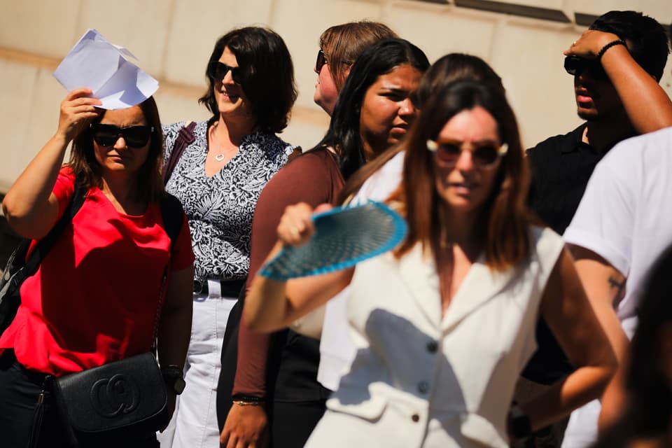 <p>LONDON, ENGLAND - AUGUST 12: Tourists in Westminster fan themselves during the fifth heatwave of the season on August 12, 2026 in London, England. The UK Health Security Agency (UKHSA) has issued heat-health alerts from Tuesday to Friday for nine regions in England, as parts of the country are forecast to see temperatures in excess of 36C during the fifth heatwave of the season. The National Drought Group has declared that two-thirds of England are now officially in drought, with water use restrictions impacting 27 million people. Last month was the driest July ever recorded in the country since records began in 1836. (Photo by Alishia Abodunde/Getty Images)</p>