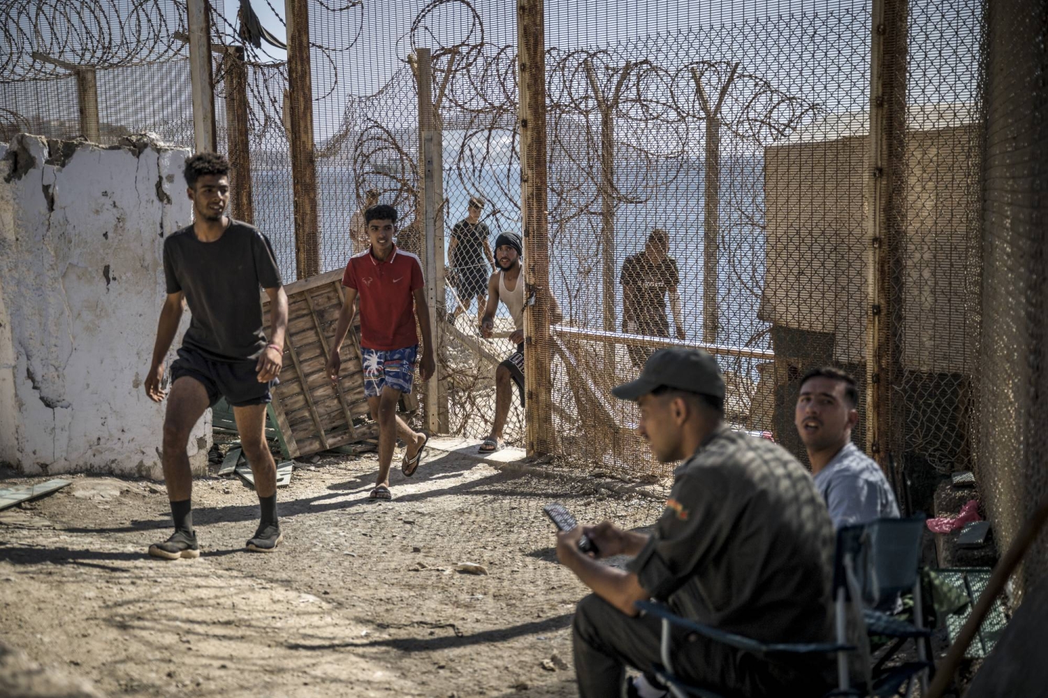 Despite booming economy, young Moroccans still dream of Europe
