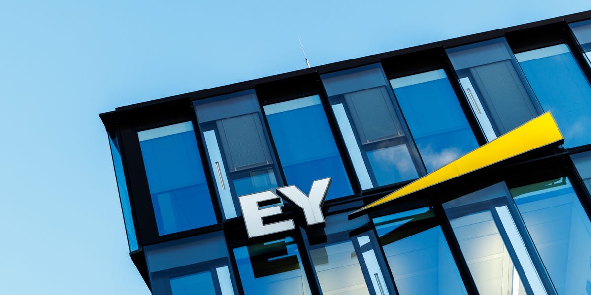 EY Creating 'Value Realization' Office to Ensure AI Spending Pays Off