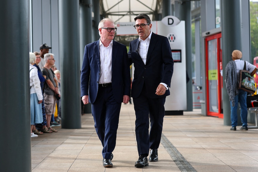 IMAGE Andy Burnham visits Wolverhampton bus station