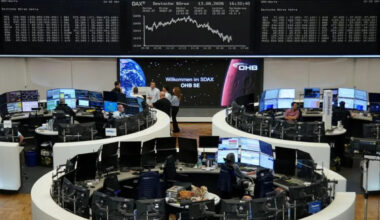 European shares snap 4-week rally as higher oil prices temper strong earnings 