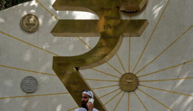 Rupee battles oil, hedging drag; RBI shield, weak dollar cushion fall
