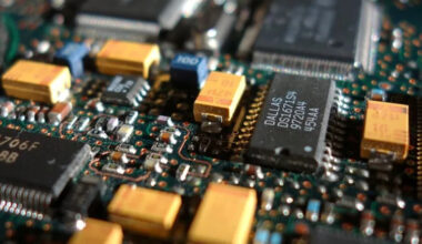SK Hynix (KOSE:A000660) Ramps Up Advanced Packaging To Meet AI Memory Demand