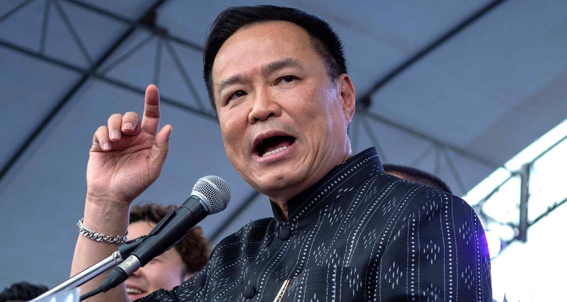 Anutin's Indonesia visit, Japanese carmaker earnings, Taiwan drills