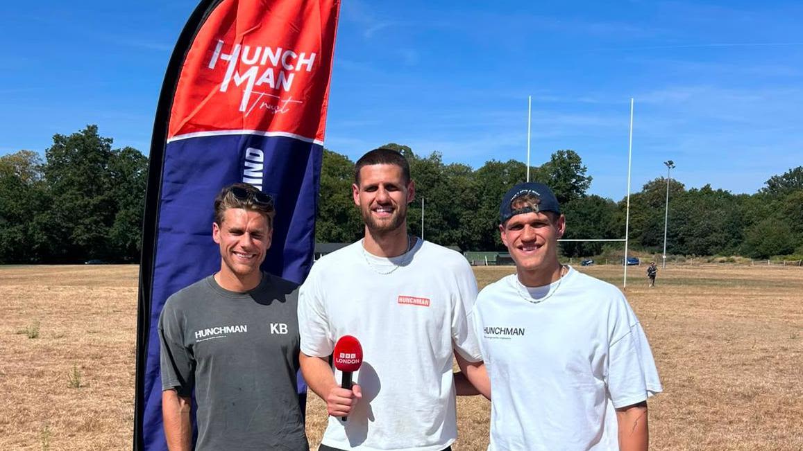 Brothers' run double marathon in memory of father