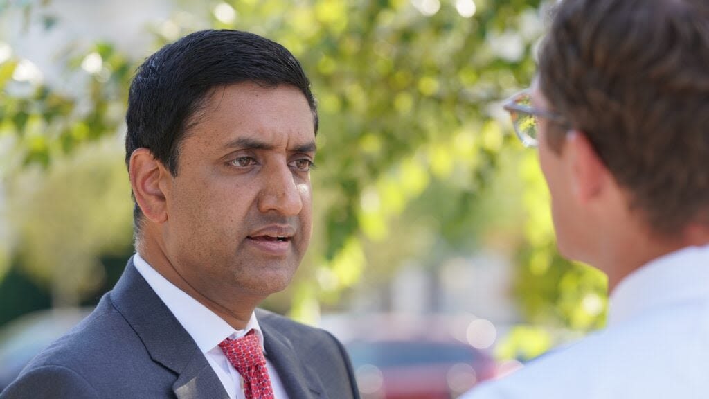 Ro Khanna Urges AI CEOs to Follow Pope Leo XIV’s Warning: AI Must Not 'Diminishes Humanity' and Should Serve the Common Good
