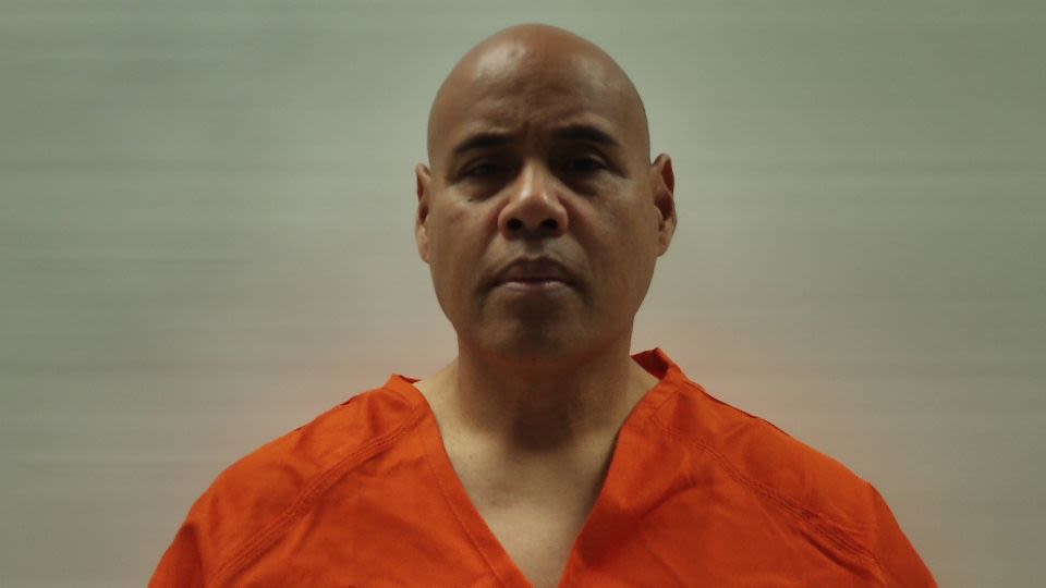 ICE agent accused of shooting Venezuelan immigrant and covering it up is released from Texas jail