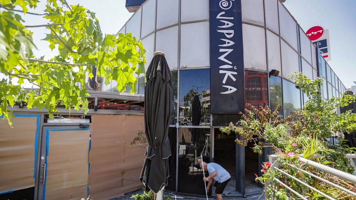 Tel Aviv police arrest two in connection to arson attack targeting Japanika branch in Givatayim