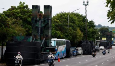 In Taiwan drill, armoured carrier takes president to command centre