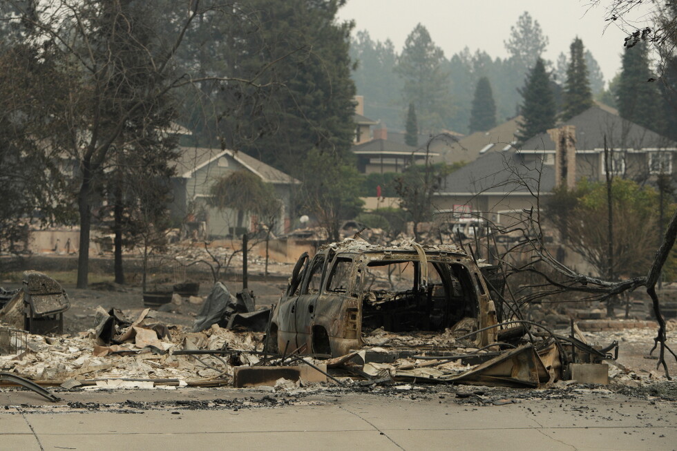 Cooler weather may aid firefighters battling wildfires in eastern Washington