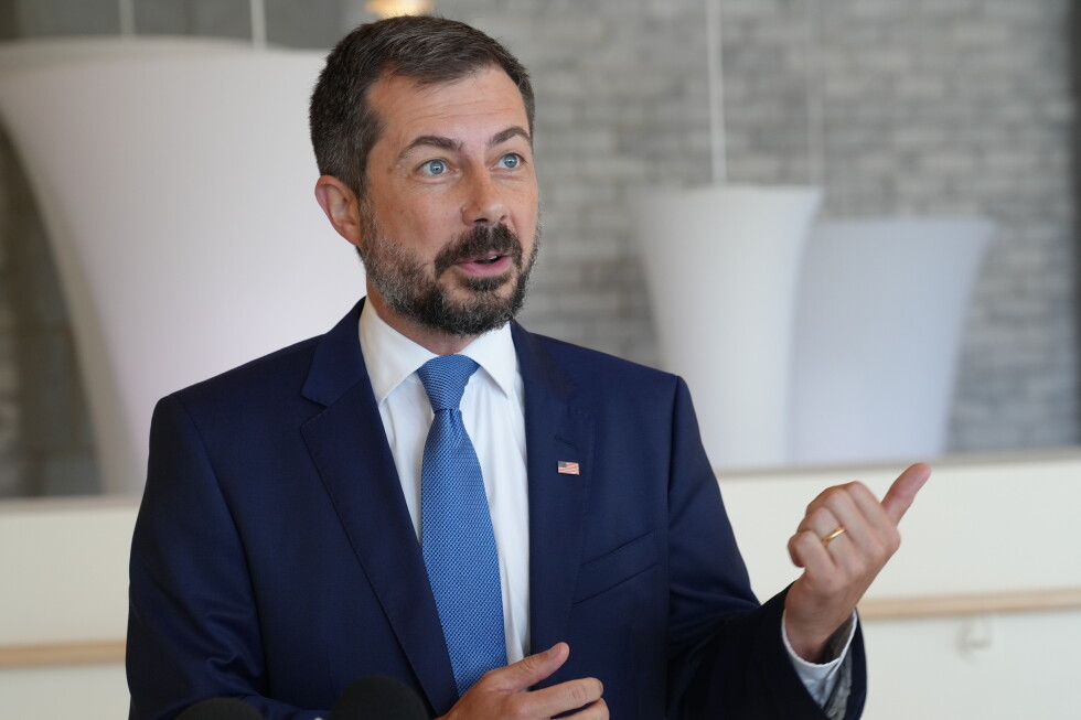 Buttigieg visits South Carolina as he weighs another White House run