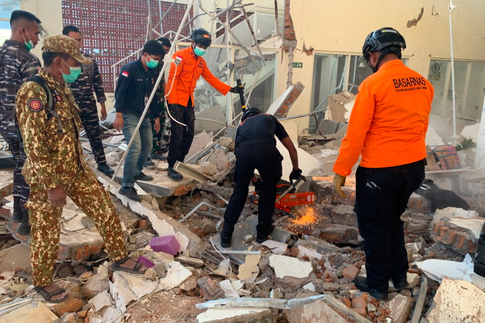 Magnitude 7.7 quake strikes off coast of Indonesia, killing at least 20