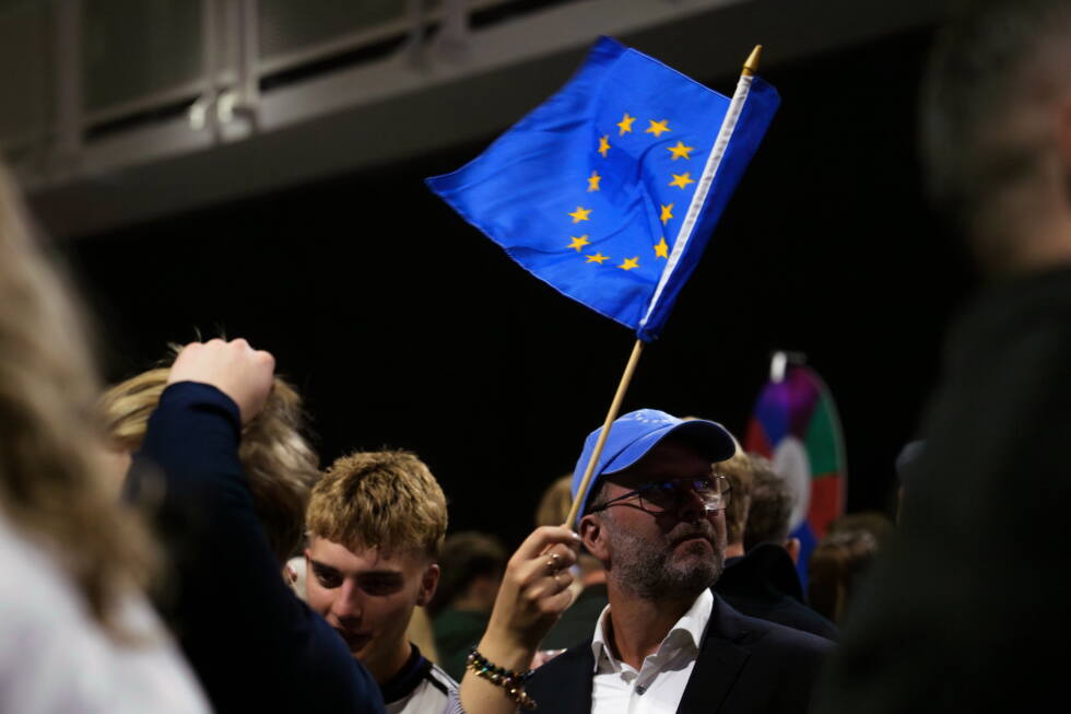 Iceland voters reject talks to rejoin EU, national broadcaster says
