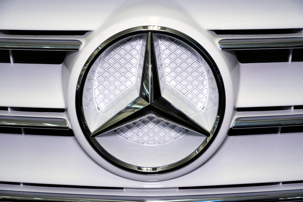 Class action lawsuit alleges Mercedes AMG car logos have a burn hazard