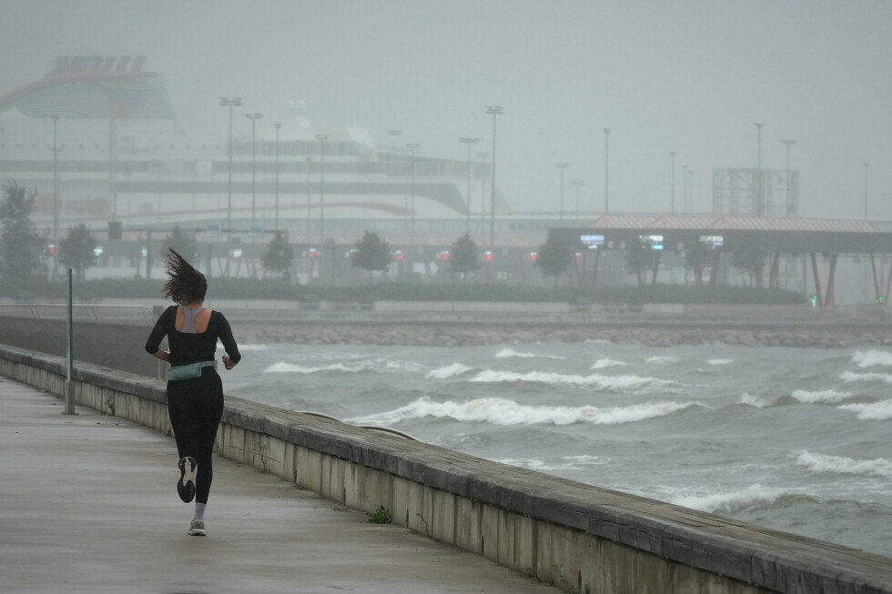 Cyclone leaves 2 dead, thousands without power in Latvia and Lithuania