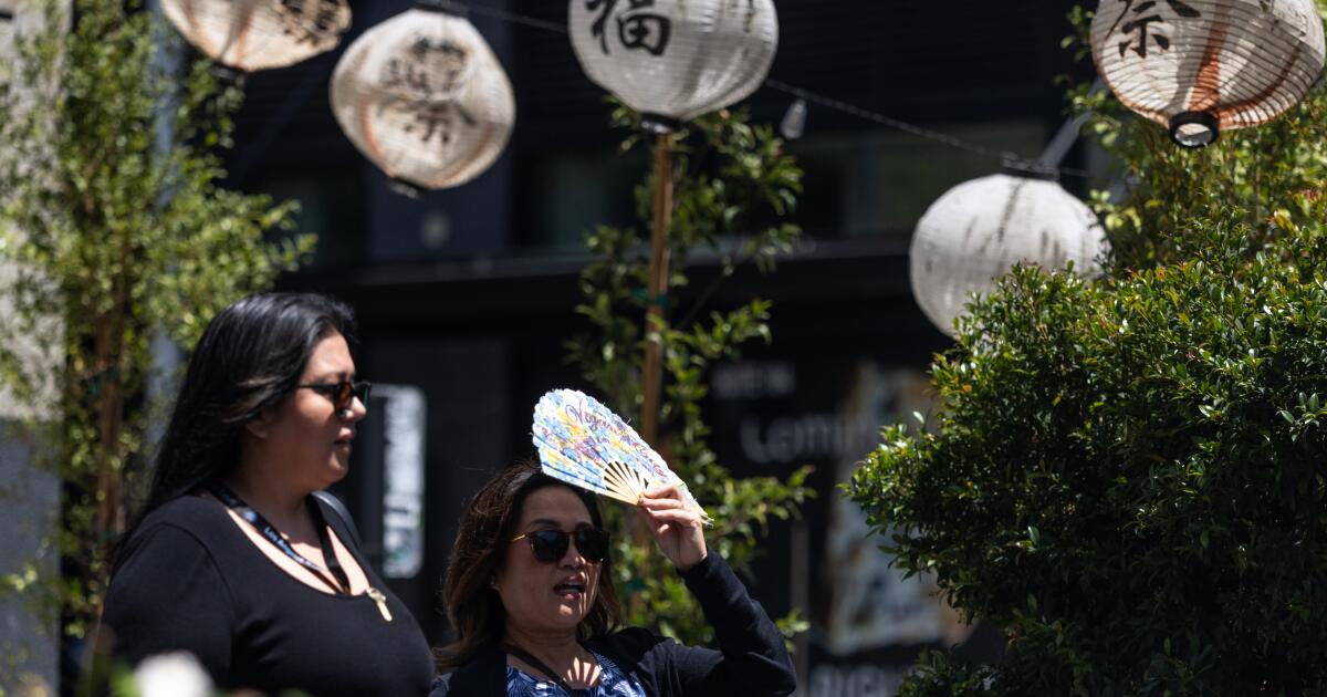 Western U.S. heat wave brings record temps, wildfire evacuations