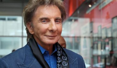 Barry Manilow announces hiatus days after canceling third show