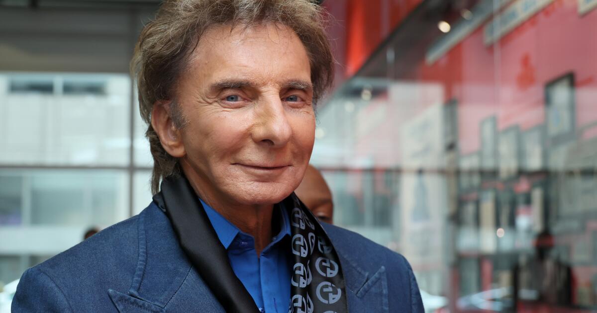 Barry Manilow announces hiatus days after canceling third show