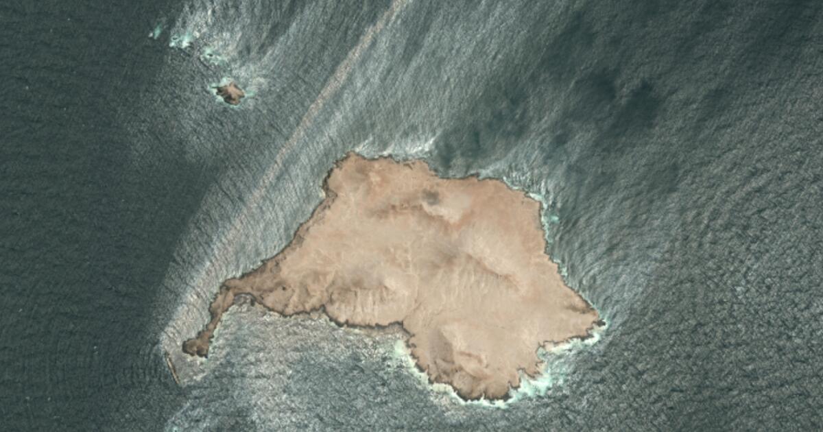 Leaking tanker off Oman coast is sinking deeper, satellite images show