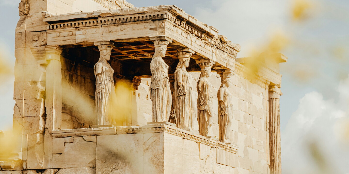Alaska Airlines Adds New Paris and Athens Routes