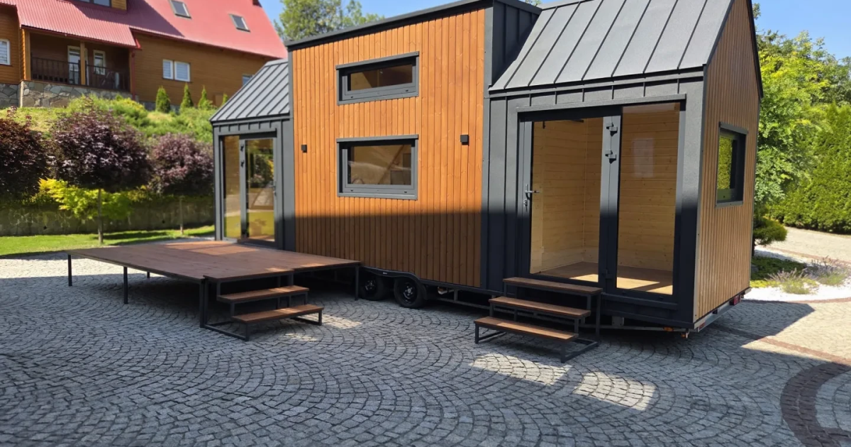 27.5-ft tiny house makes space for a small family