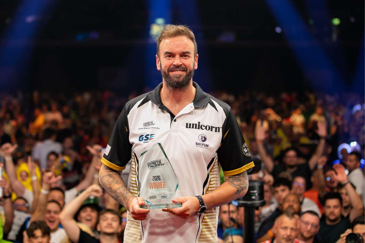 Smith wins Hungarian Darts Trophy after beating Anderson