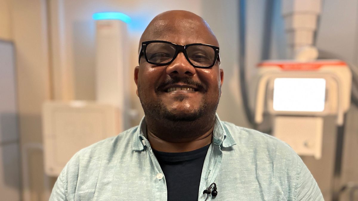 Refugee medic rebuilds his career in ultrasound unit