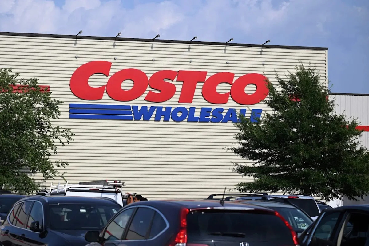 Costco Has Grown Its Membership Base no Matter What the Economy Has Done. Does That Make It a Forever Hold?