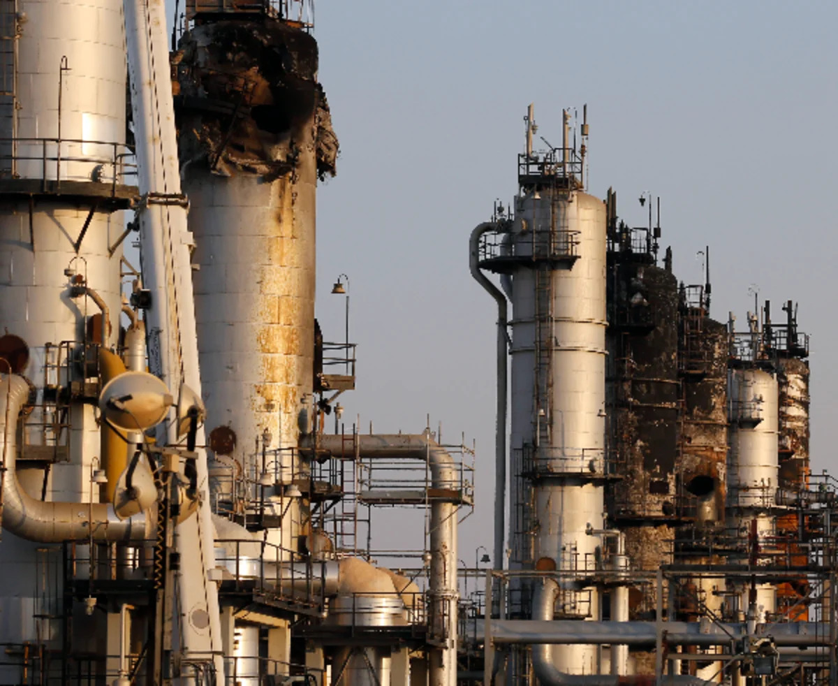 Oil Surges Toward $100 as Iran War Threatens Global Supplies