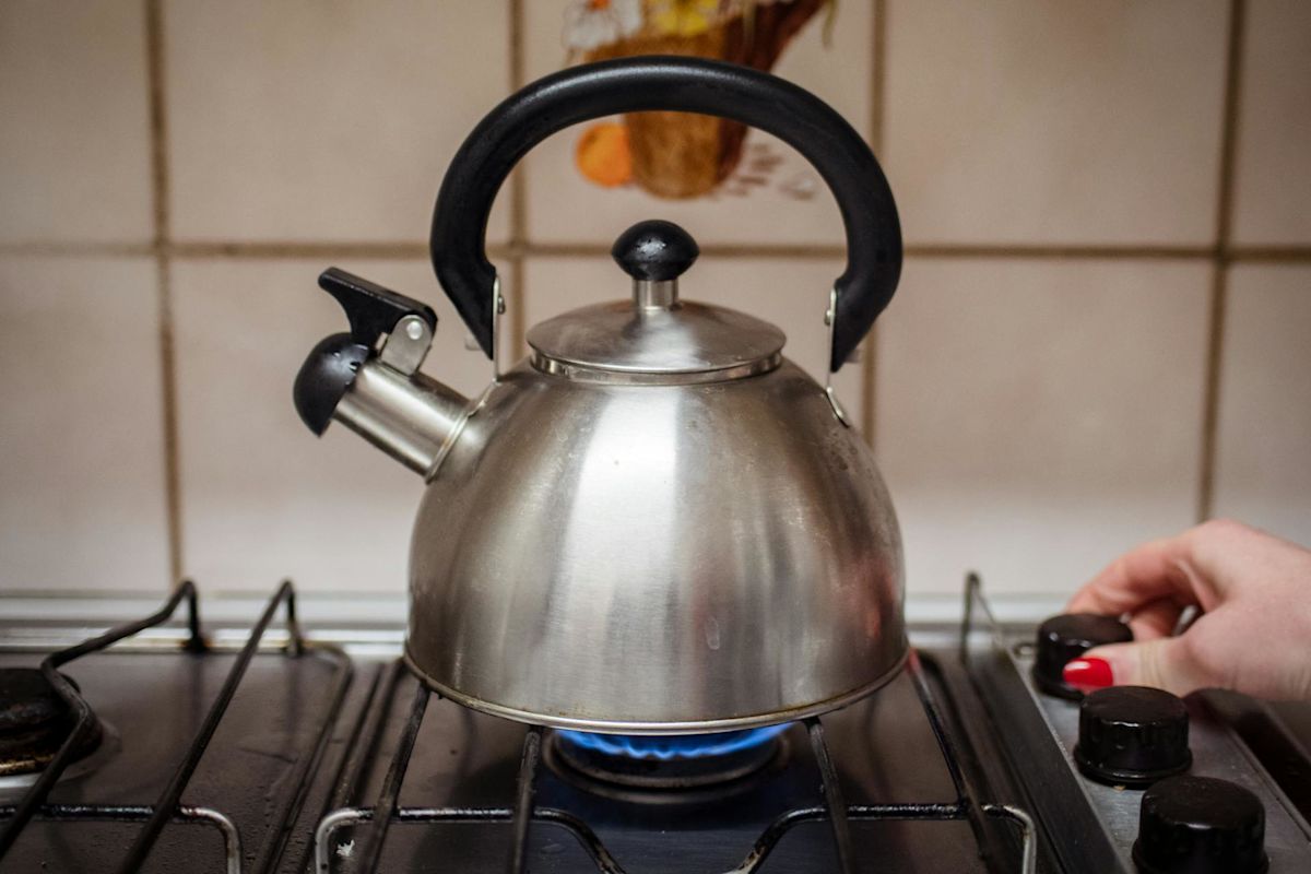 Replacing gas stoves with electric stoves greatly reduces asthma symptoms