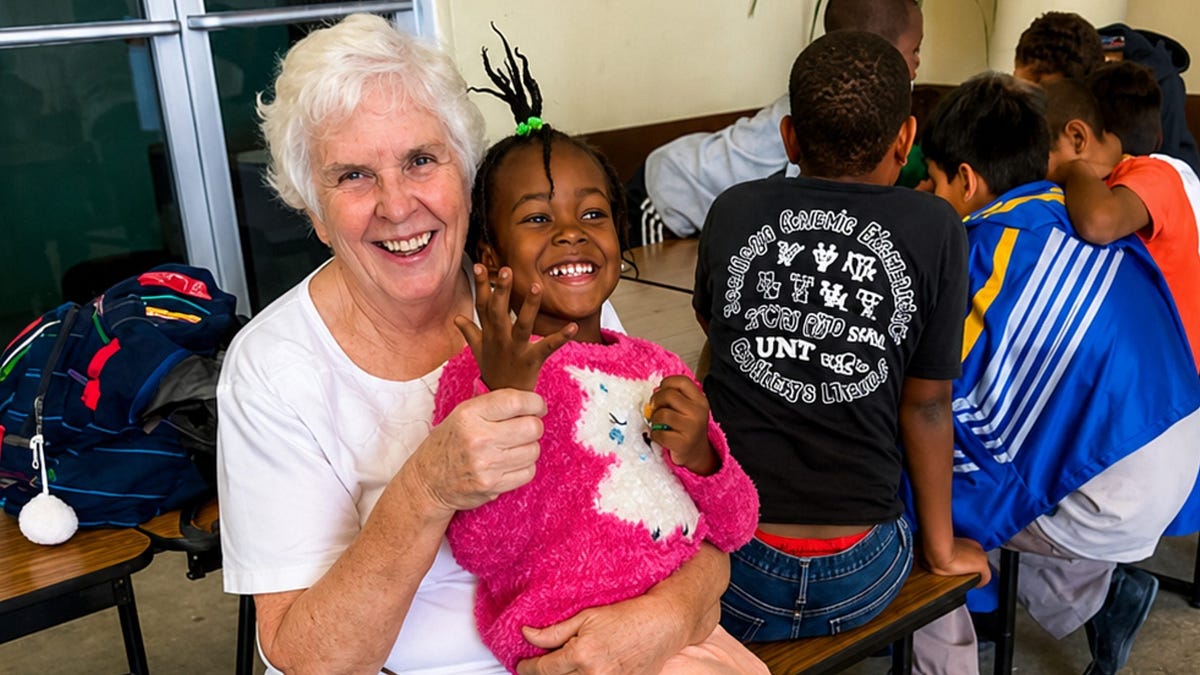 A Philadelphia Nun Sits With Unaccompanied Children at Texas Deportation Hearings